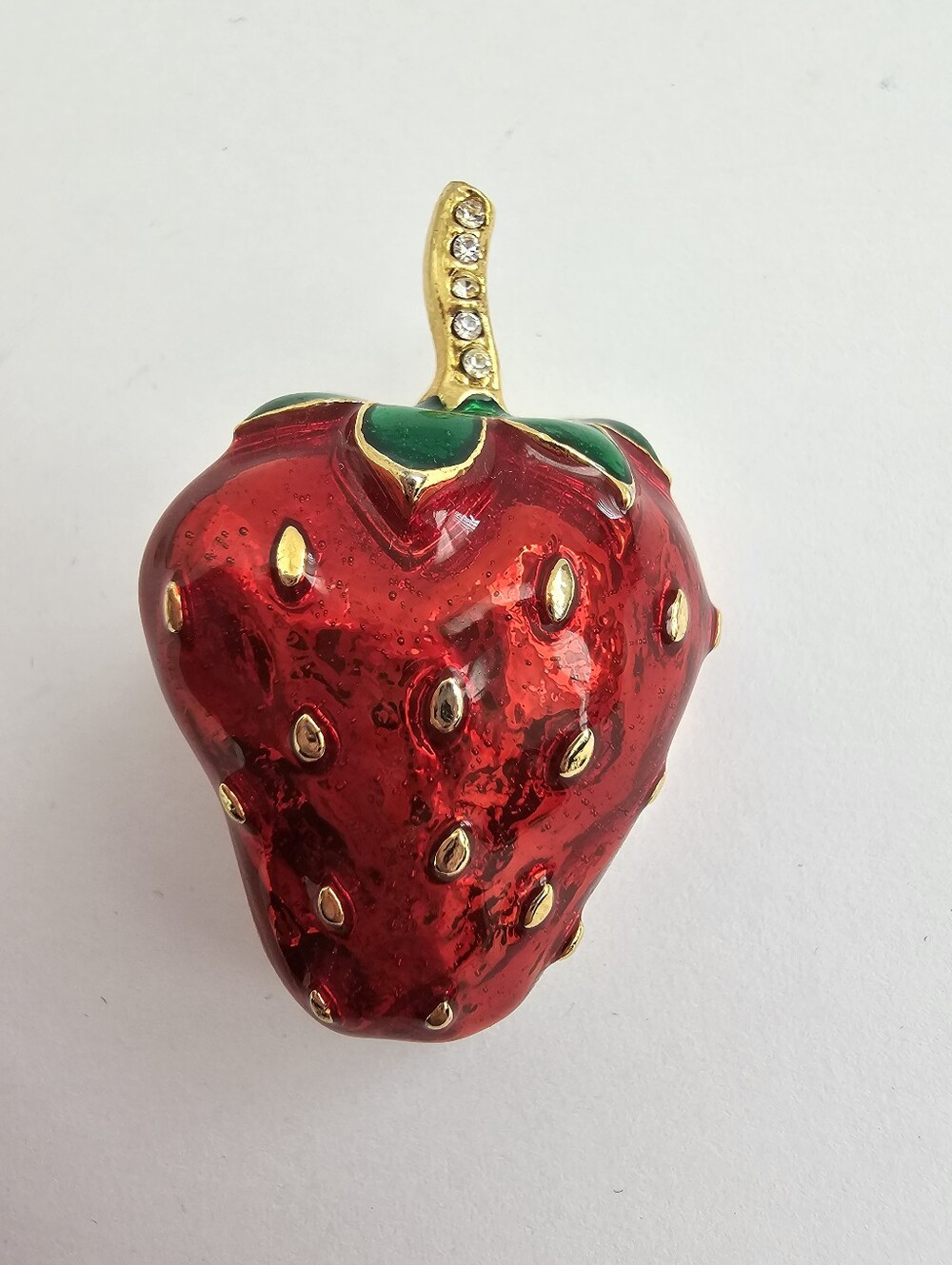 Vintage Red Enamel Strawberry Brooch Gold Tone Rhinestone Stem Fruit Pin